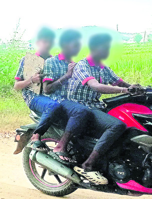 మైనర్‌ డ్రైవింగ్‌తో ప్రమాదాలు1