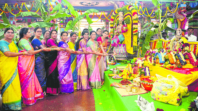 కనుల పండువగా రథోత్సవం2