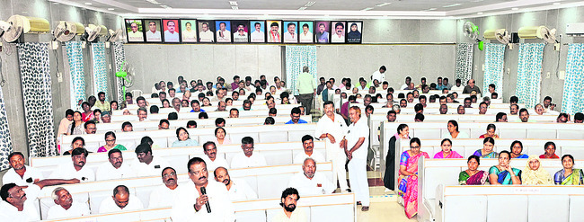 ప్యవ‘సాయం’పై నిలదీత1