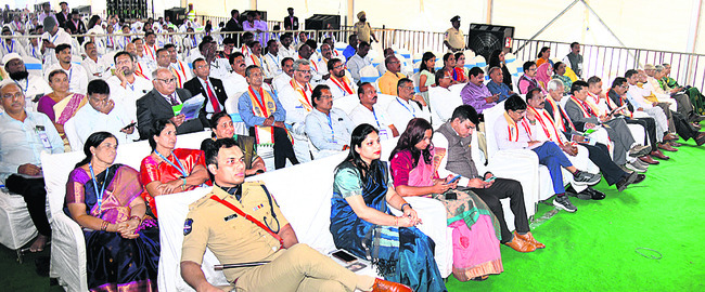 సంబురంగా స్నాతకోత్సవం2