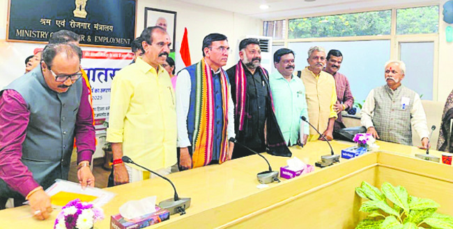 బీడీ పరిశ్రమను కాపాడండి 3