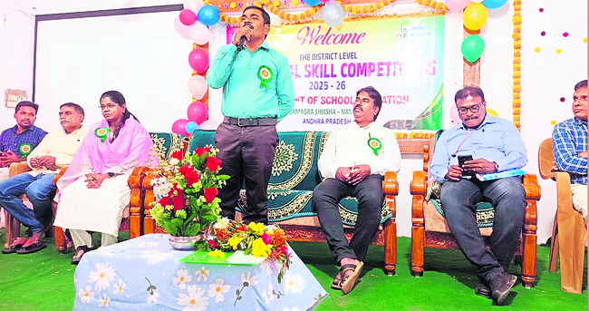 మహానందీశ్వరుడి సేవలో.. 1