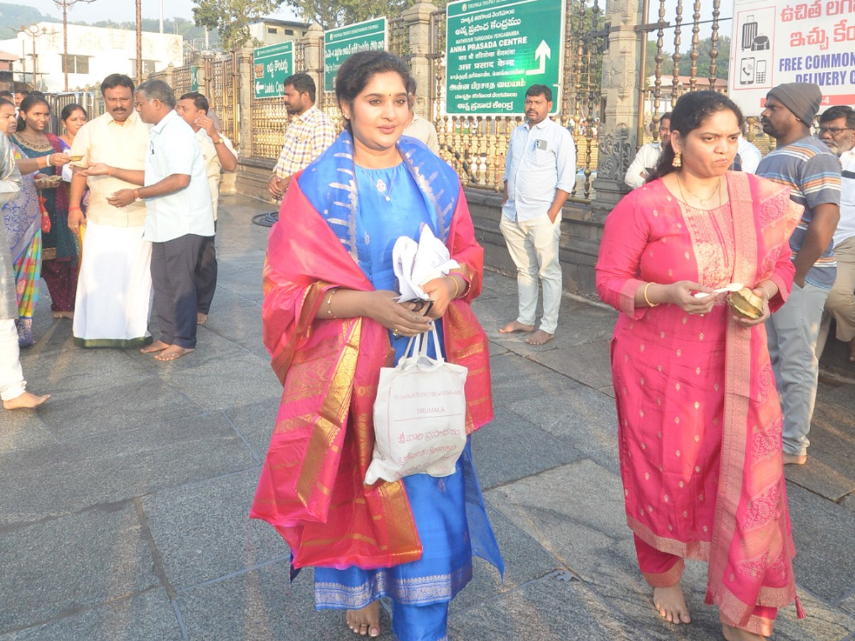 Celebrities and Politicians Visited Tirumala Temple Photos3