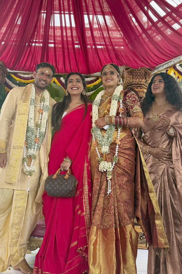 'జగద్ధాత్రి' సీరియల్ హీరోయిన్ దీప్తి పెళ్లి (ఫొటోలు) | TV Serial ...