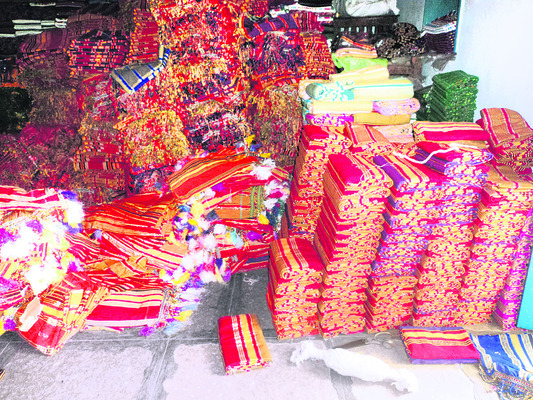 ప్రపంచ ఖ్యాతి పొందుతున్న మన వస్త్రాలు 2