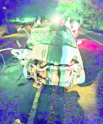 బైక్‌, కారును ట్యాంకర్‌ ఢీ 1