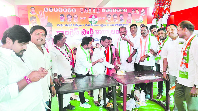 ఘనంగా సీఎం  జన్మదిన వేడుకలు 
2