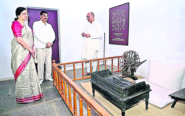 గుజరాత్‌లోని గిఫ్ట్‌ నగరం సందర్శన 2