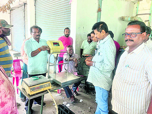 బాలాలయంలోనే  పైడితల్లి దర్శనం 2