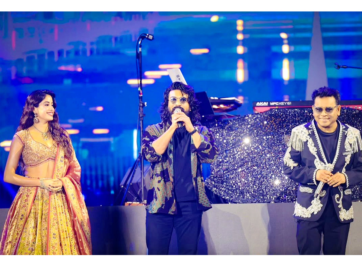 Ram Charan, Janhvi Kapoor join AR Rahman At Hyderabad concert Photos1