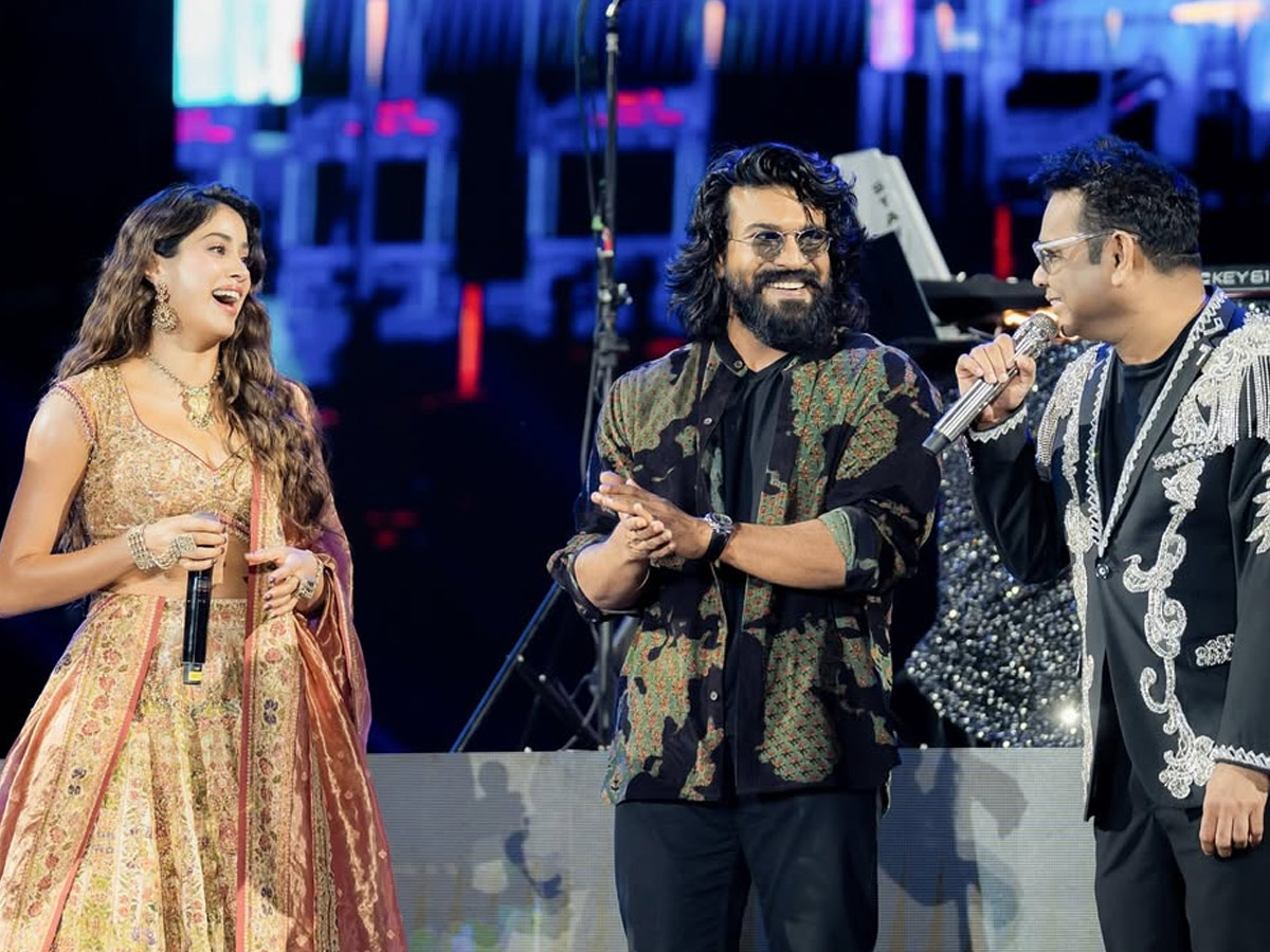 Ram Charan, Janhvi Kapoor join AR Rahman At Hyderabad concert Photos12