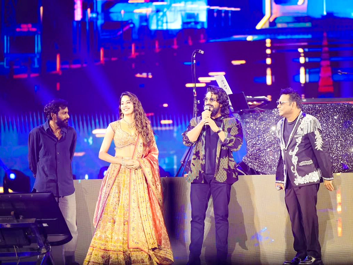 Ram Charan, Janhvi Kapoor join AR Rahman At Hyderabad concert Photos2