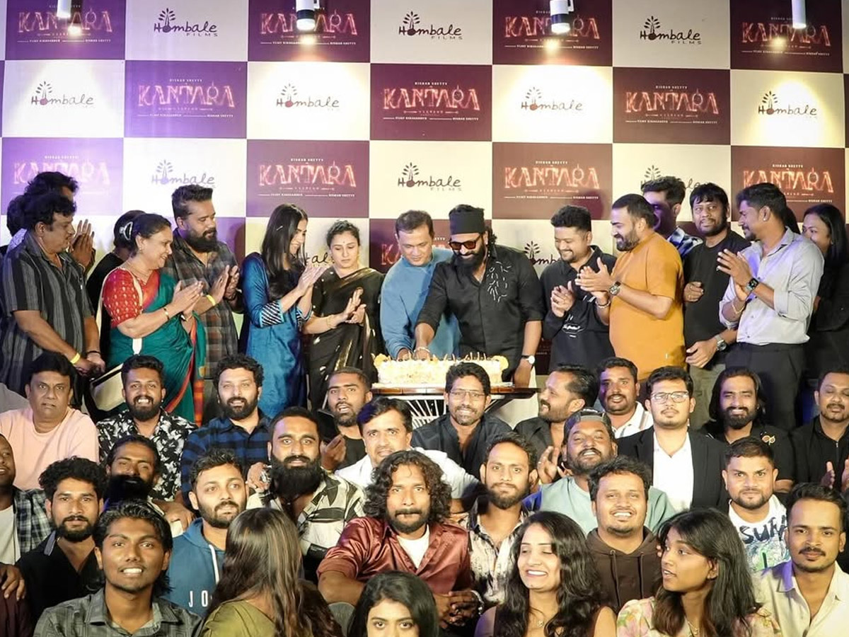 Rishab Shetty Celebrates Kantara Chapter 1 Success Party Photos1