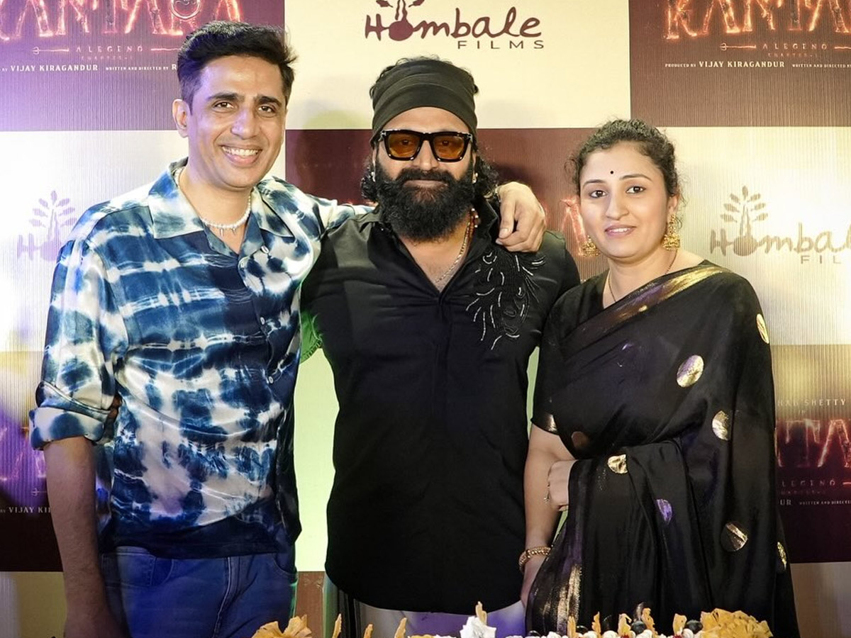 Rishab Shetty Celebrates Kantara Chapter 1 Success Party Photos8