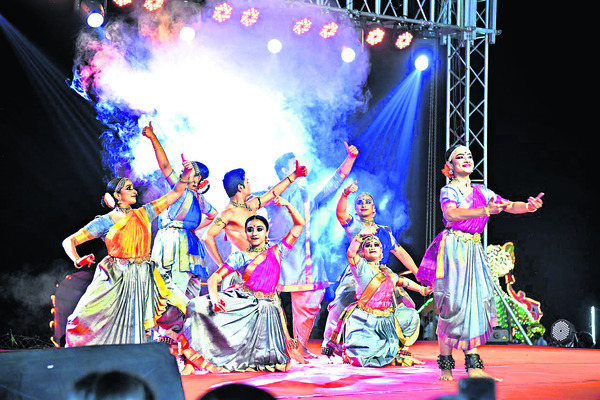 ముక్కోటి మురిసేనా?1