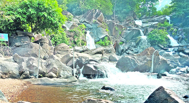 పొల్లూరు పరవళ్లు1