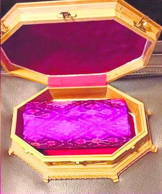 పుట్టపాక ప్రత్యేకత.. దుబీయన్‌ వస్త్రం    
1