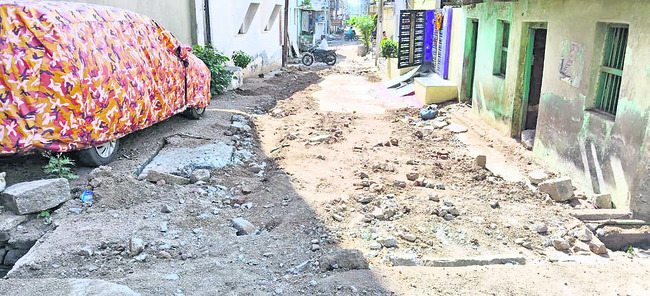 పట్టణదారి.. నరకంగా మారి1