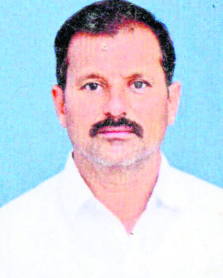 కుటుంబ సభ్యులందరూ ప్రజాప్రతినిధులే..2