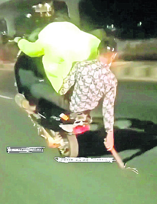 పోకిరీల వీలింగ్‌ 1