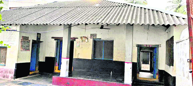 వసతి.. అధోగతి 1