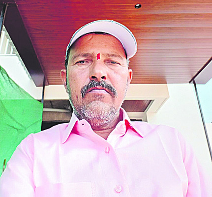 వంతెన కిందకు దూసుకెళ్లిన కారు 3