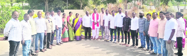 తొలిరోజు 1551