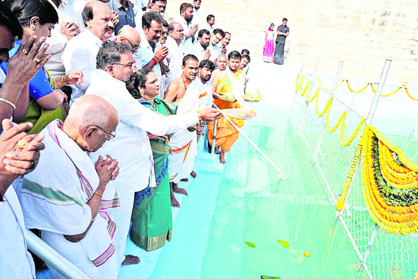 ఏకగ్రీవమే..! 
1