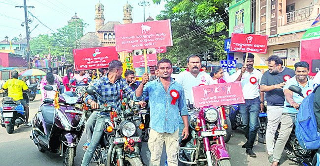 రక్తదానంపై అపోహలు వీడాలి 1