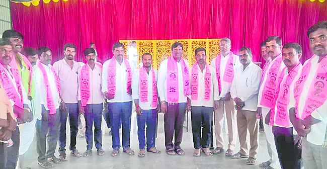 బీఆర్‌ఎస్‌లో స్వచ్ఛందంగా చేరికలు1