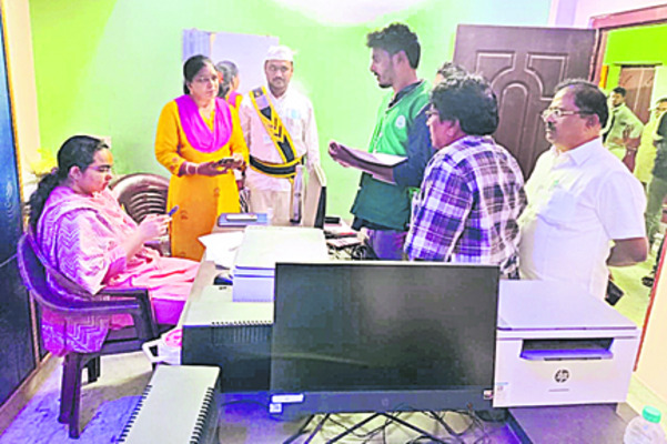 ఐశ్వర్య ప్రదాయినిగా  బగళాముఖి అమ్మవారు 
1