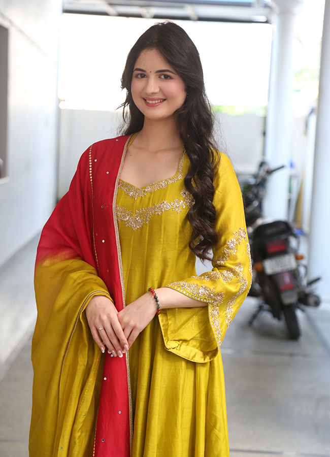 Actress Harshaali Malhotra Interview in Akhanda 2 Movie18