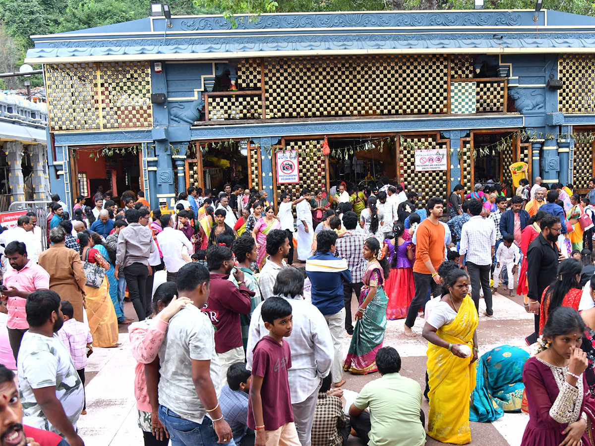 Huge Devotees At Vijayawada Indrakiladri Photos2