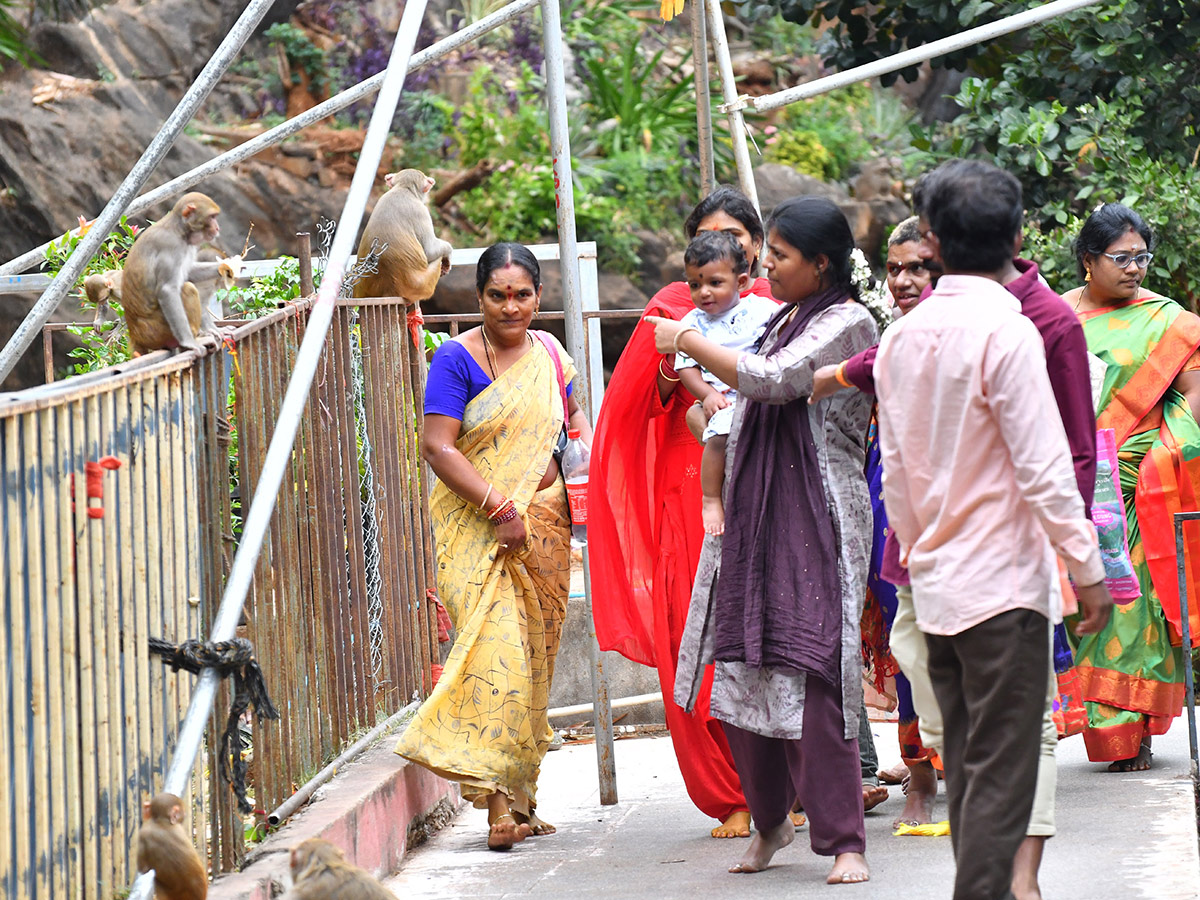 Huge Devotees At Vijayawada Indrakiladri Photos21