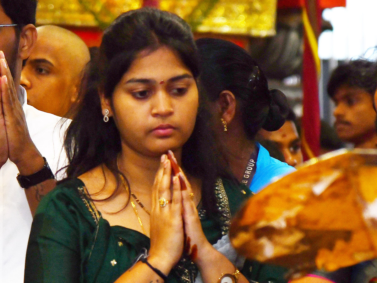 Huge Devotees At Vijayawada Indrakiladri Photos23