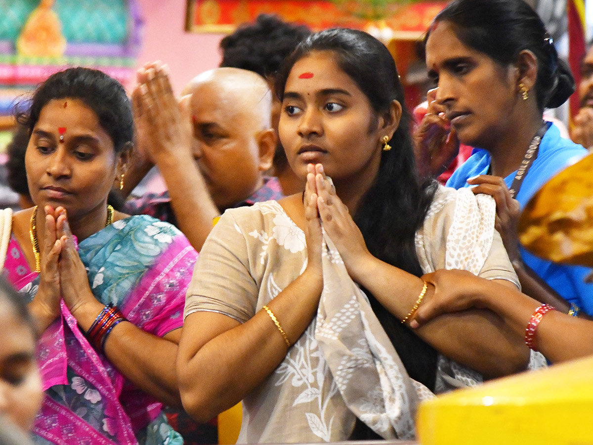 Huge Devotees At Vijayawada Indrakiladri Photos5