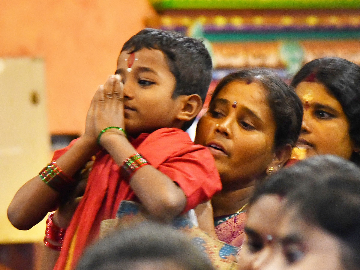 Huge Devotees At Vijayawada Indrakiladri Photos6