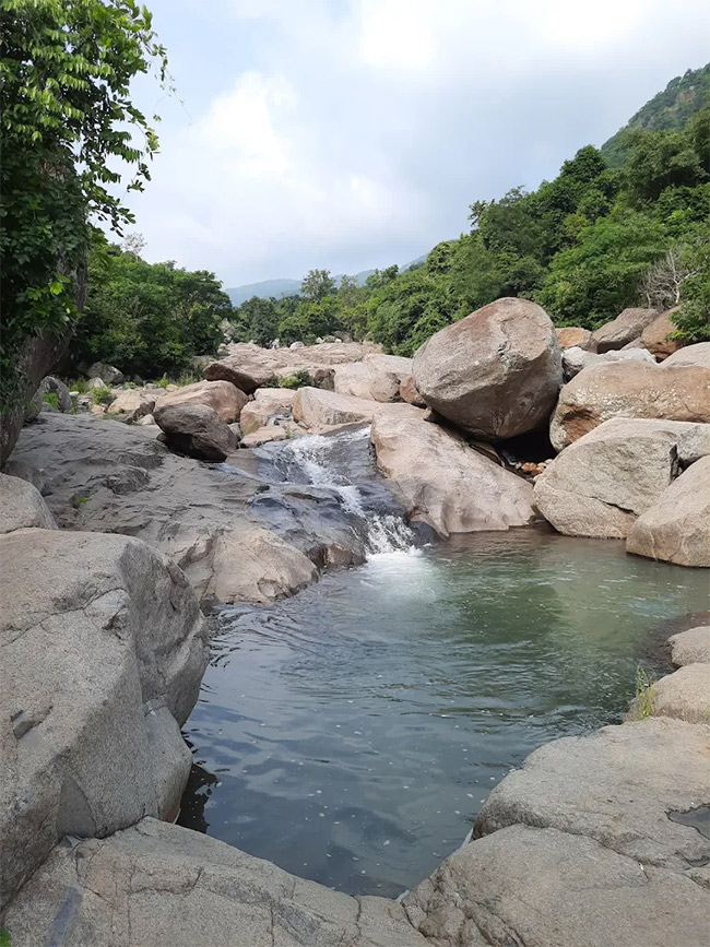 Mankadadian Waterfall in Odisha Photos18