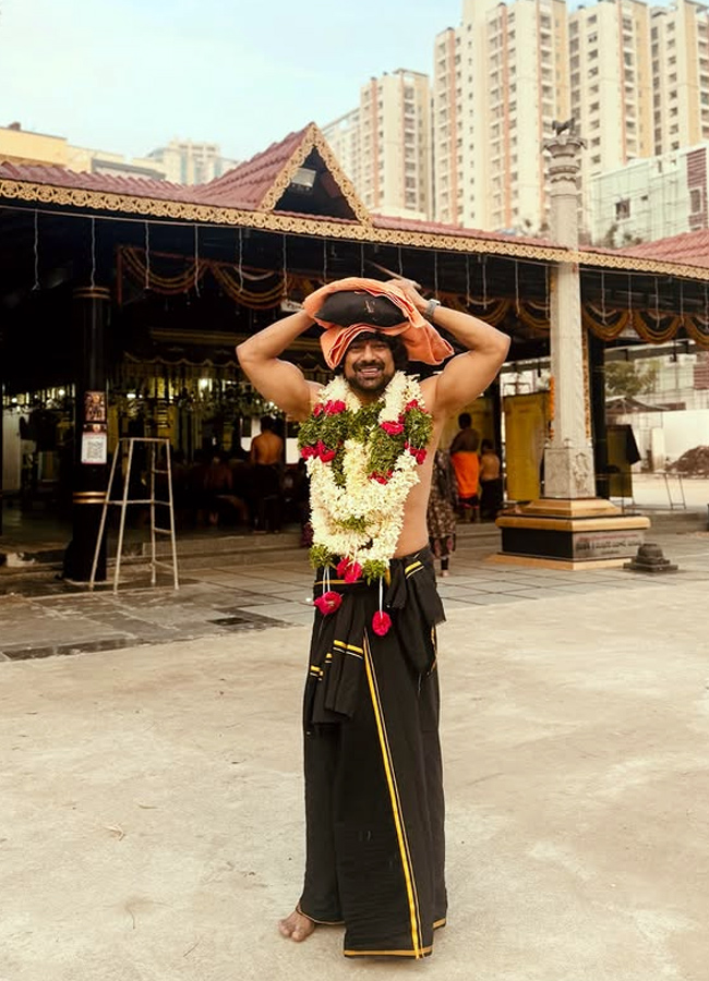 Varun Sandesh started for Sabarimala with sacred Irumudi: Photos2
