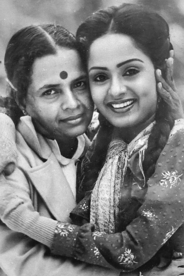  Actress Karthika Nair Shares Emotional Post On Social Media Photos3