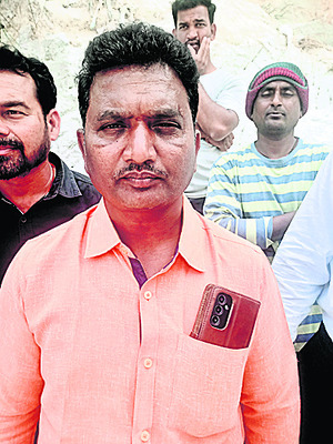 పచ్చ నేతల కన్ను3