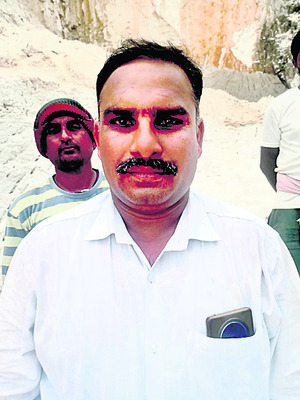 పచ్చ నేతల కన్ను5