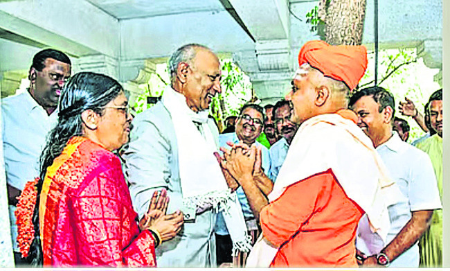 కొప్పళ జాతరకు గవర్నర్‌కు ఆహ్వానం3