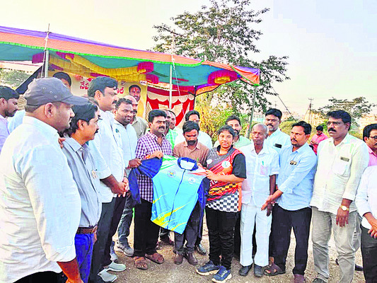 క్రీడలతో ఉజ్వల భవిష్యత్‌ 1