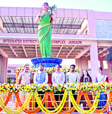 తెలంగాణతల్లి విగ్రహావిష్కరణ
2