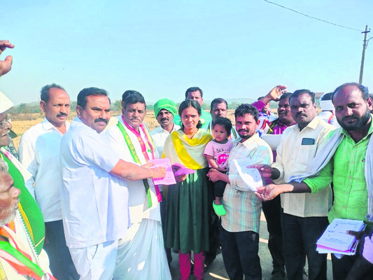 కాంగ్రెస్‌తోనే  అభివృద్ధి సాధ్యం1