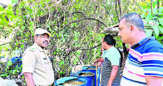 చికిత్స పొందుతూ ఉపాధి  ఫీల్డ్‌ అసిస్టెంట్‌ మృతి1