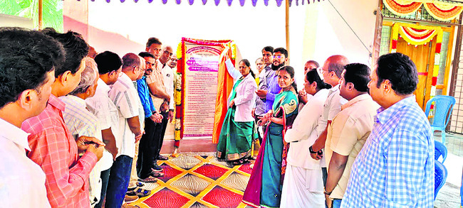 సెల్‌టవర్‌ ఎక్కి డ్వాక్రా మహిళ ఆత్మహత్యాయత్నం5