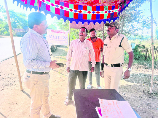 పెద్దమ్మతల్లి ఆలయంలో పూజలు
3