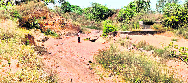 చెక్‌డ్యాం నిర్మాణం కలేనా?1